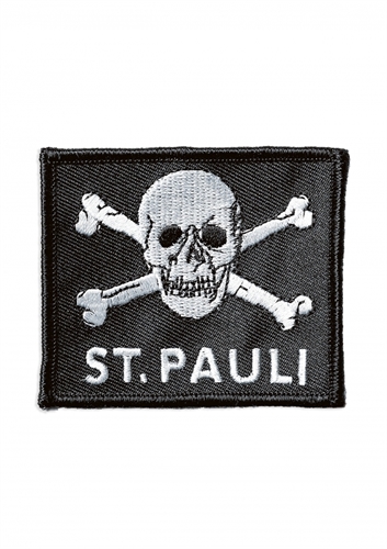 FC St. Pauli - Totenkopf, Aufnher
