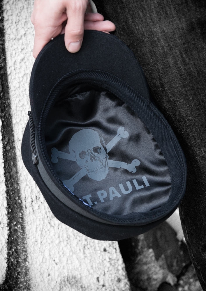 FC St. Pauli - Totenkopf, Elbsegler Mtze