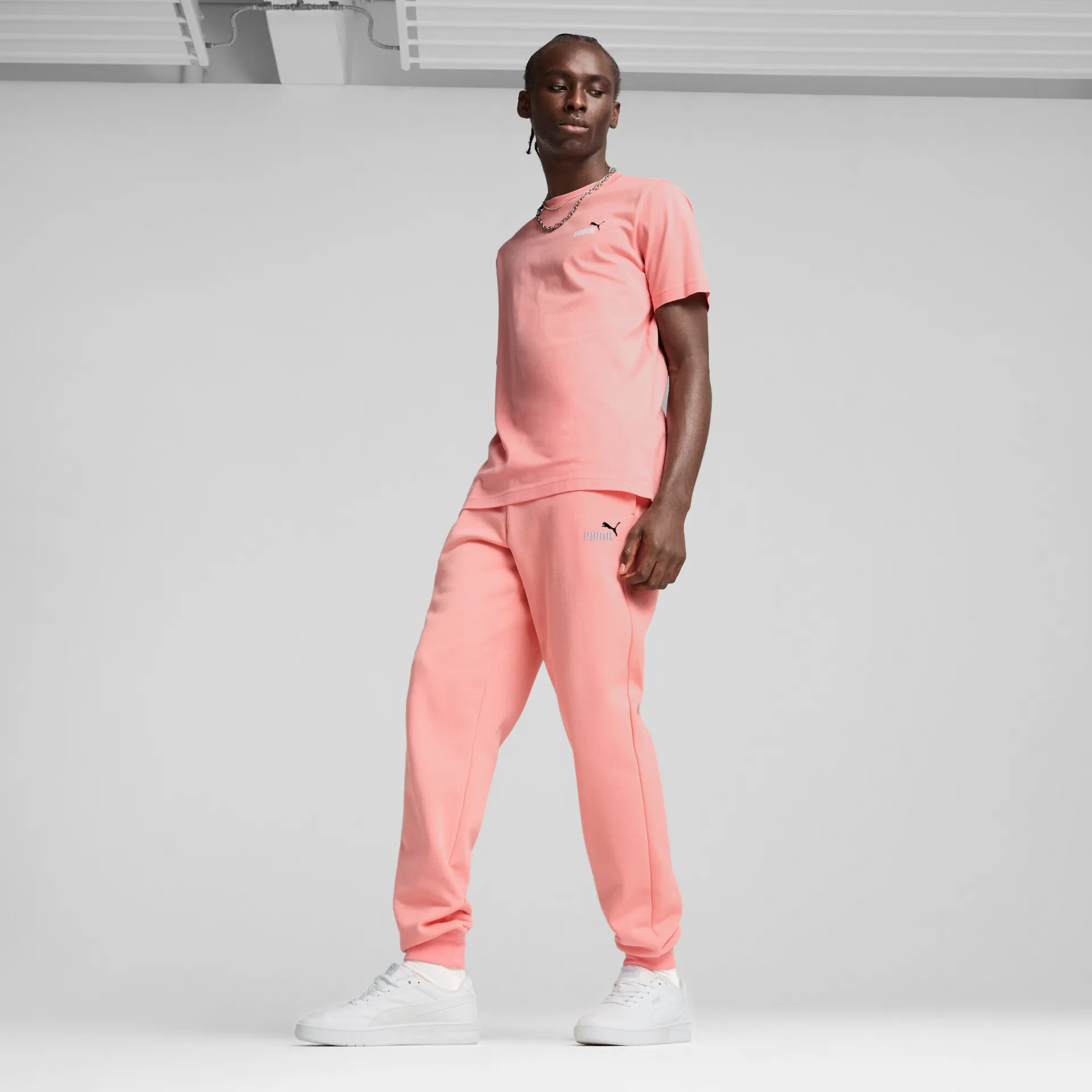 PUMA - ESS 2 Logo Sweatpants, Jogginghose