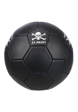 FC St. Pauli - Totenkopf, Ball